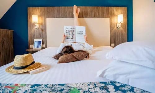 D. Hôtel confortable à moindre coût